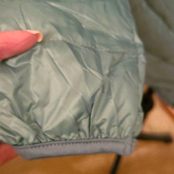 ๐ฃNew cute puffer coat๐ฃ - Picture 8 of 9